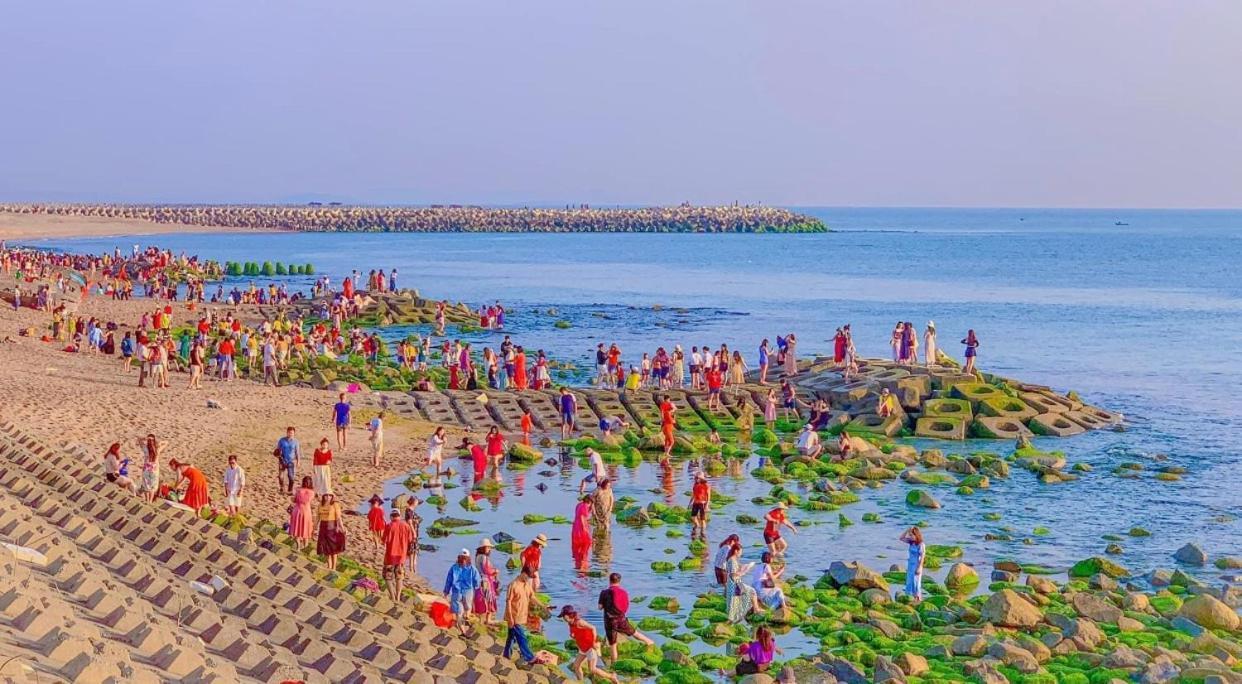 Khach San Nghinh Phong Beach Туихоа Экстерьер фото